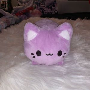 Cat plushie